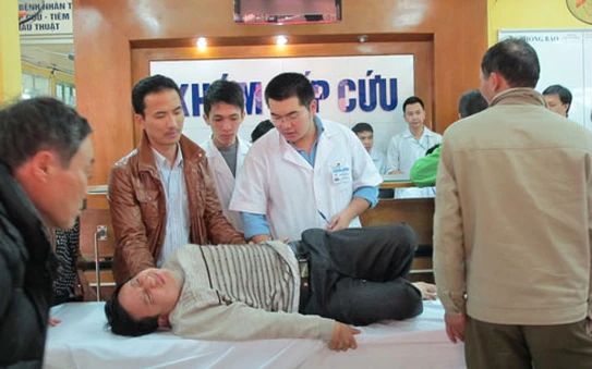 Người cha xin lỗi bác sĩ sau vụ hành hung tại Phú Thọ khi con trai hồi phục