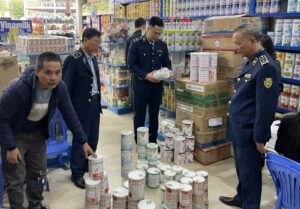 Hà Nội Tăng Cường Chống Buôn Bán Thuốc Giả và Sữa Giả
